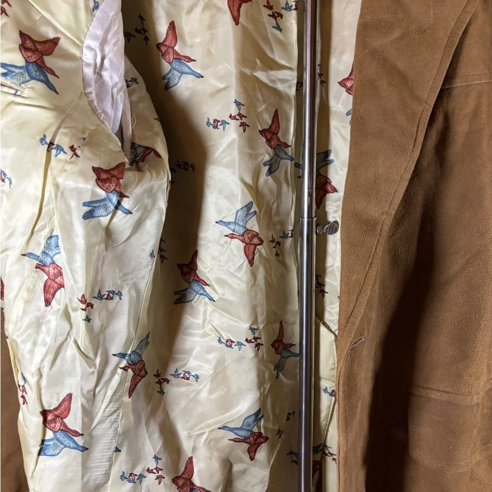 Elegant Men's Brown Suede Blazer - Picture 14 of 15